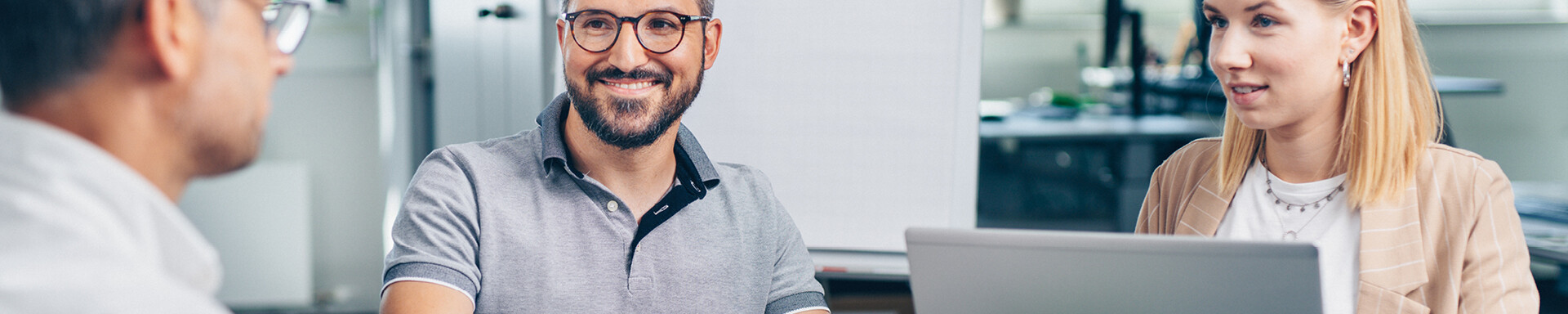 Accounting staffs in conversation